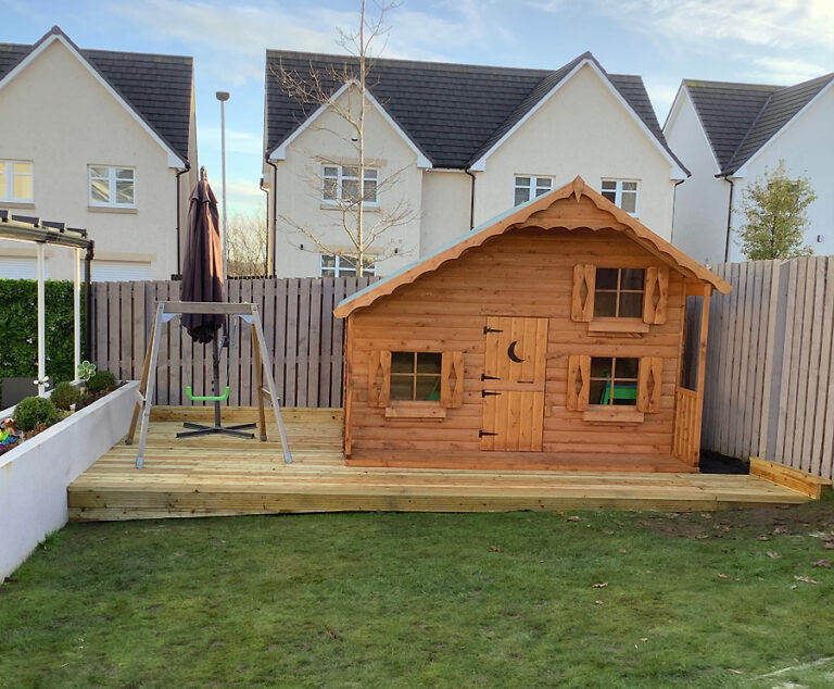 Decking around Playhouse in Glasgow